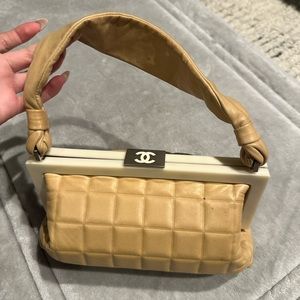 Vintage Chanel beige chocolate bar bag